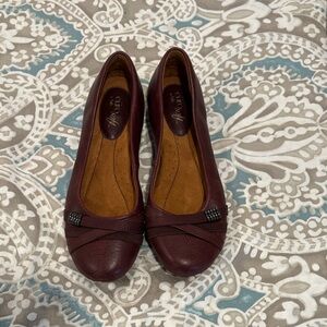 Sofft Burgundy Women's Flats with Embellished Detail